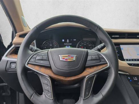 Used 2020 Cadillac XT5 Premium Luxury w/ Platinum Package FWD image 14