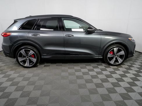 New 2026 Audi SQ5 Premium Plus image 2