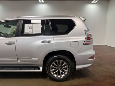 Used 2017 Lexus GX 460 Luxury AWD/4WD image 36