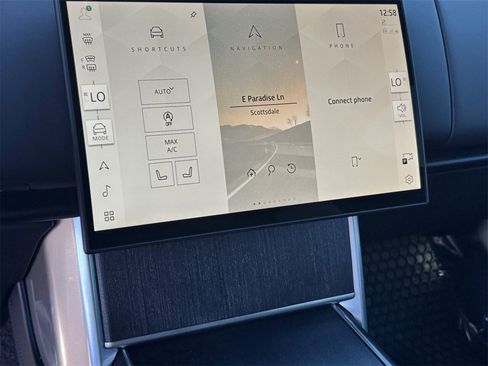 Used 2025 Land Rover Range Rover SE image 22