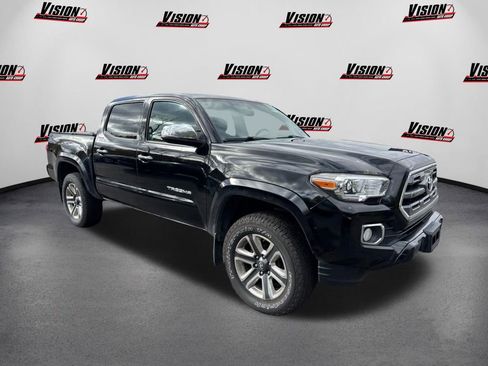 Used 2017 Toyota Tacoma Limited image 3