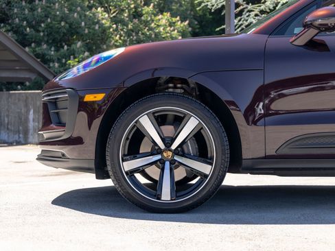 Certified 2026 Porsche Macan AWD/4WD image 13