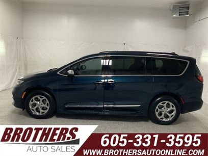 Used 2023 Chrysler Pacifica Limited