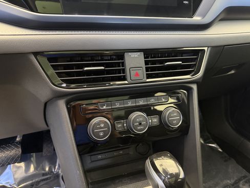 Certified 2024 Volkswagen Taos SE AWD/4WD image 21