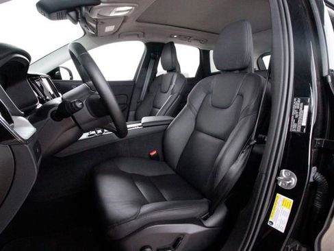 Certified 2025 Volvo XC60 B5 Plus AWD/4WD image 29