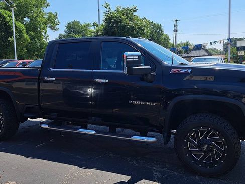 Used 2021 Chevrolet Silverado 2500 LTZ w/ LTZ Convenience Package AWD/4WD image 2
