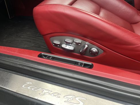 Used 2015 Porsche 911 Targa 4S image 18