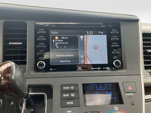 Used 2020 Toyota Sienna Limited Premium AWD/4WD image 19