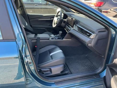 Used 2025 Toyota Camry SE w/ Multimedia Upgrade Package image 24