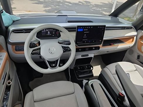 Used 2025 Volkswagen ID. Buzz 1st Edition AWD/4WD image 18