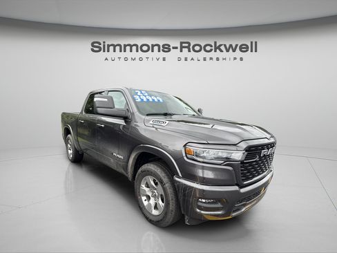 Used 2025 RAM 1500 Big Horn AWD/4WD image 6