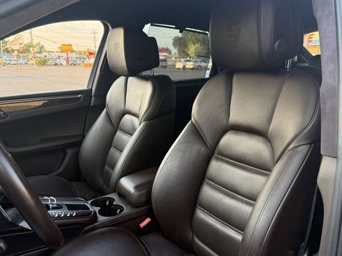 Used 2015 Porsche Macan Turbo AWD/4WD image 16