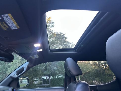 Used 2023 Toyota Tacoma Limited image 15