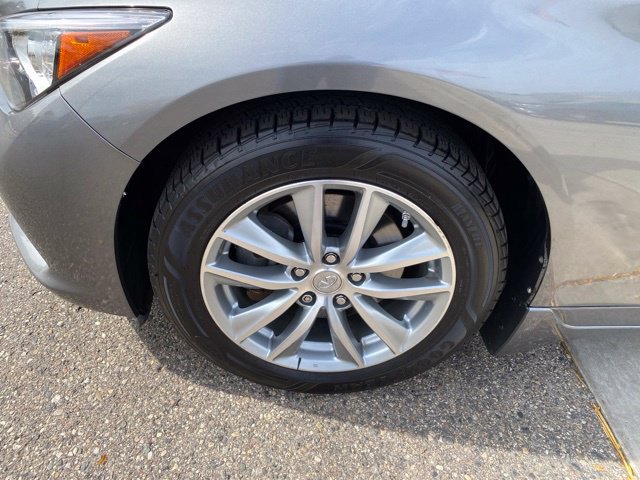 Used 2015 INFINITI Q50 AWD w/ Moonroof Package image 11