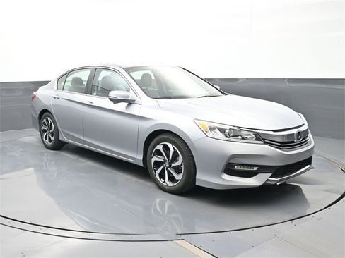 Used 2017 Honda Accord EX-L image 25