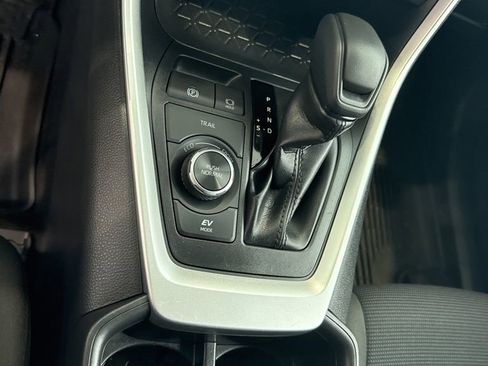 Used 2023 Toyota RAV4 LE image 19