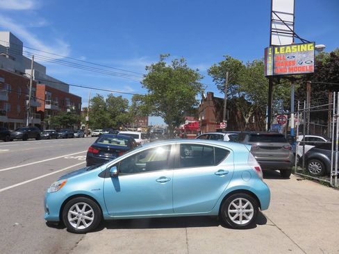 Used 2014 Toyota Prius C Four FWD image 7