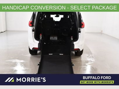Used 2026 Chrysler Pacifica Select