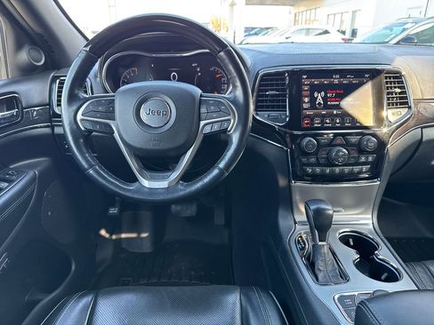 Used 2020 Jeep Grand Cherokee Overland image 19