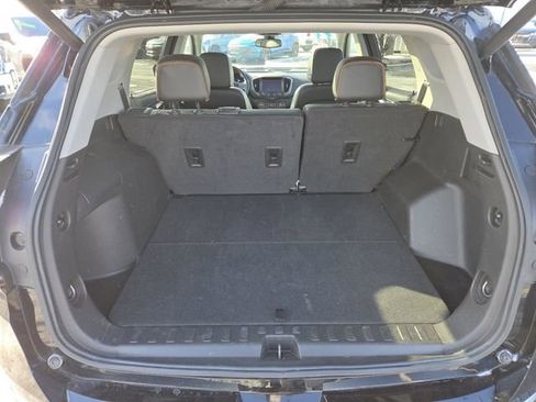 Used 2022 GMC Terrain AT4 image 26