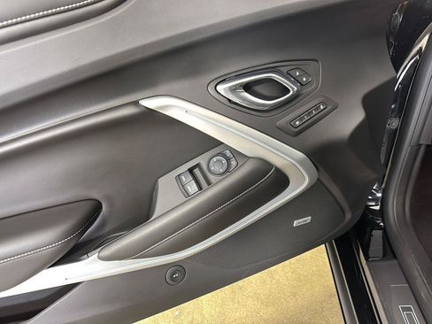 Used 2017 Chevrolet Camaro SS RWD image 22