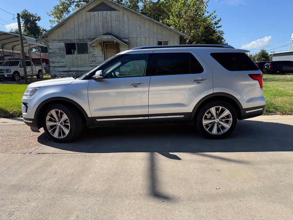 Used 2019 Ford Explorer Limited w/ Class III Trailer Tow Package FWD image 2
