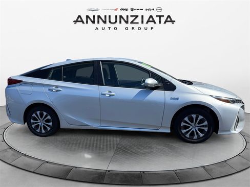 Used 2022 Toyota Prius Prime LE image 6