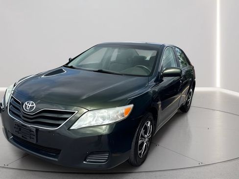 Used 2010 Toyota Camry LE FWD image 19
