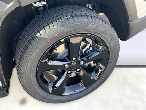 New 2025 Jeep Grand Cherokee L Limited w/ Luxury Tech Group II image 10