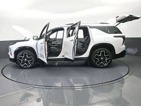 Used 2025 Chevrolet Traverse High Country FWD image 80