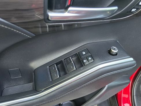 Used 2021 Toyota Highlander Limited AWD/4WD image 18