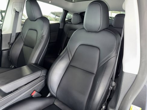 Used 2023 Tesla Model Y Performance image 32