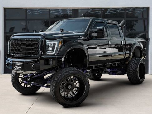 Used 2014 Ford F250 Platinum w/ FX4 Off-Road Package AWD/4WD image 1