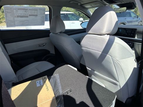 New 2026 Hyundai Tucson SE image 19