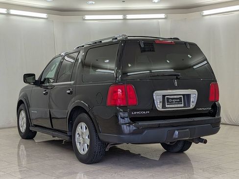 Used 2006 Lincoln Navigator Luxury AWD/4WD image 6