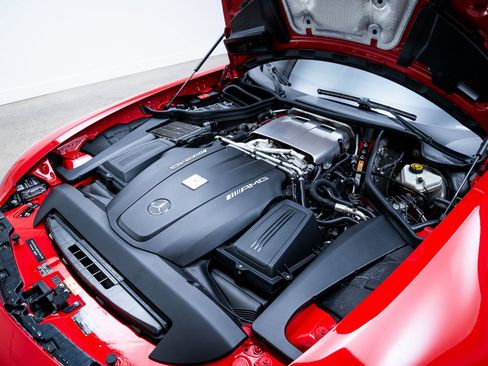 Used 2017 Mercedes-Benz AMG GT S w/ Exclusive Interior Package image 12