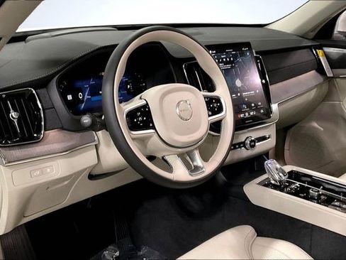 New 2026 Volvo XC90 T8 Ultra w/ Protection Package Premier image 8