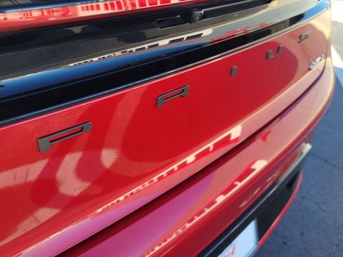 Used 2025 Toyota Prius XLE image 6