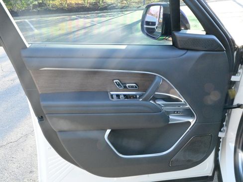 Used 2025 Land Rover Range Rover Long Wheelbase Autobiography image 19