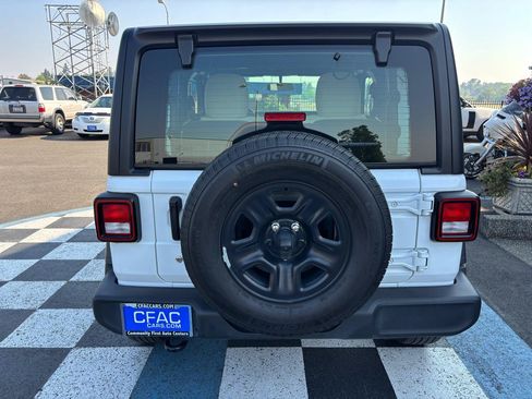 Used 2022 Jeep Wrangler Sport AWD/4WD image 4