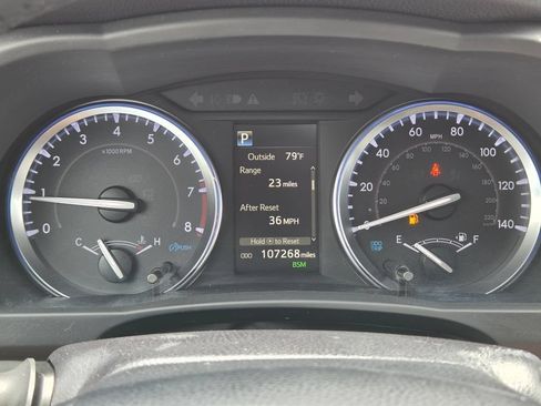 Used 2019 Toyota Highlander XLE AWD/4WD image 34