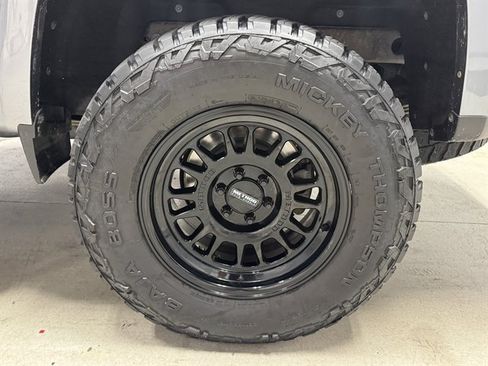 Used 2019 Chevrolet Colorado Z71 AWD/4WD image 12