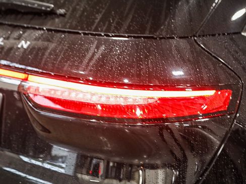 Used 2020 Lincoln Corsair Reserve w/ Equipment Group 201A image 9