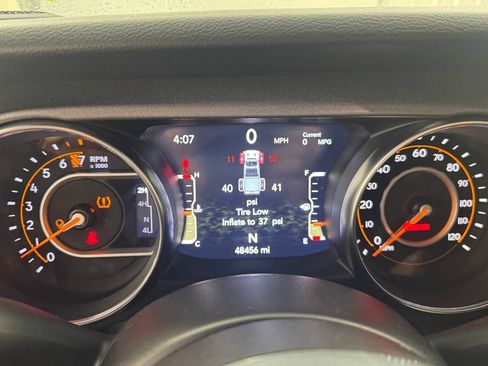 Used 2023 Jeep Gladiator Mojave w/ LED Lighting Group AWD/4WD image 4