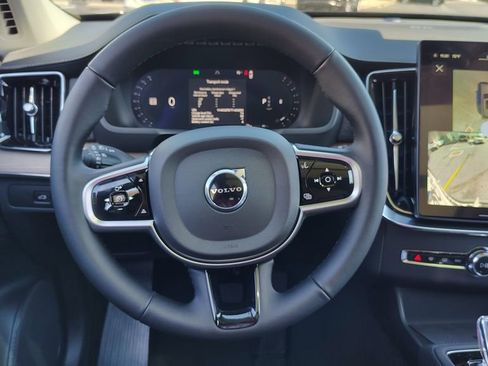 New 2026 Volvo XC90 B6 Plus w/ Protection Package Premier AWD/4WD image 13