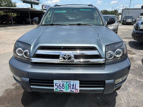 Used 2005 Toyota 4Runner SR5 RWD image 2