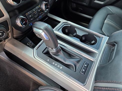 Used 2019 Ford F150 Platinum w/ Equipment Group 701A Luxury AWD/4WD image 40