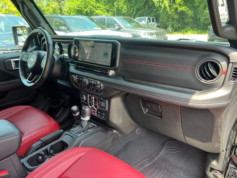Used 2024 Jeep Wrangler Unlimited Rubicon 392 AWD/4WD image 24