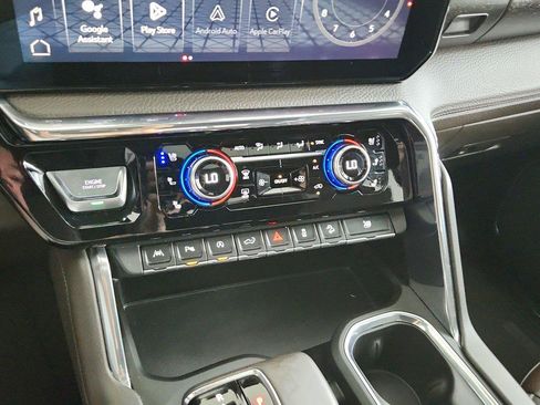 Used 2024 GMC Sierra 1500 Denali w/ Technology Package AWD/4WD image 37