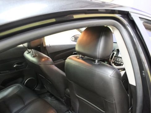Used 2016 Chevrolet Cruze LT w/ RS Appearance Package FWD image 10